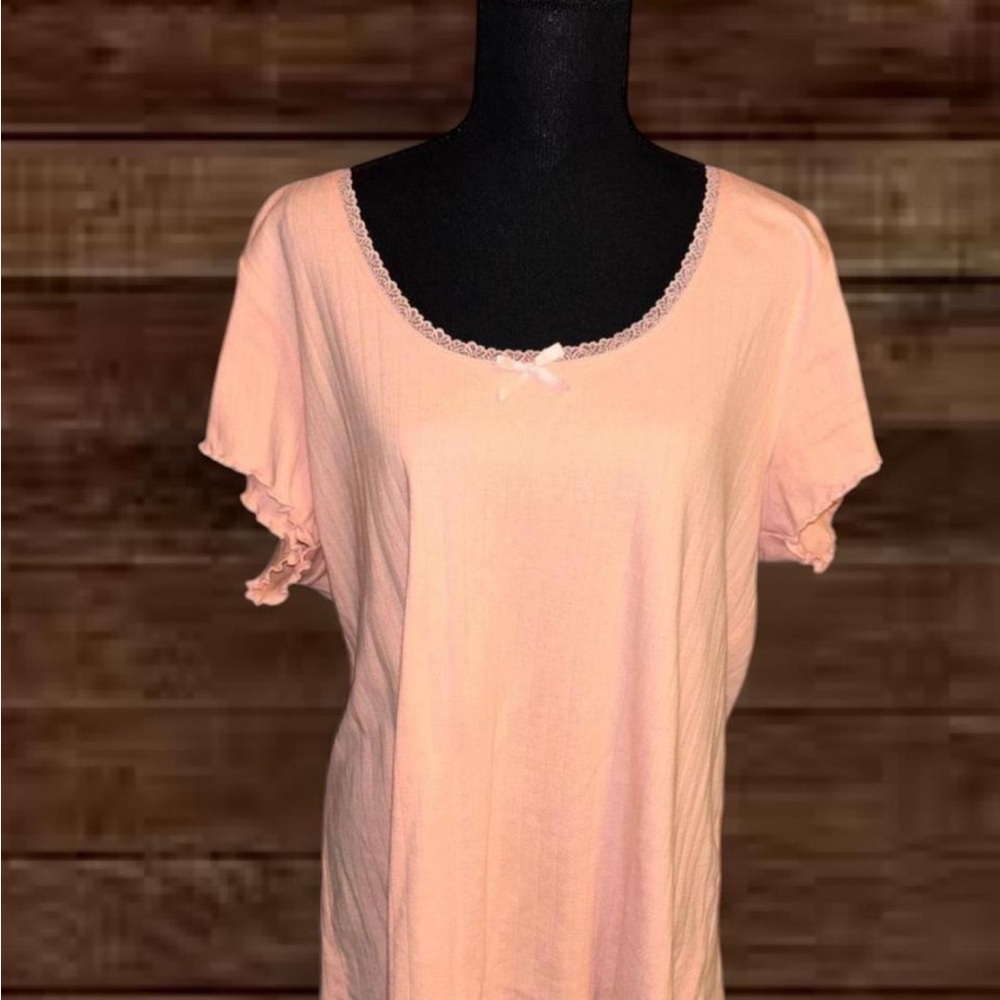 Torrid Peach Short Sleeve Top with Lace Trim